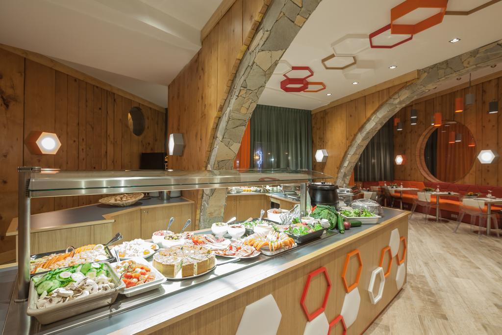 Royal Ours Blanc Boutique Hotel & Spa Alpe d'Huez Exterior photo